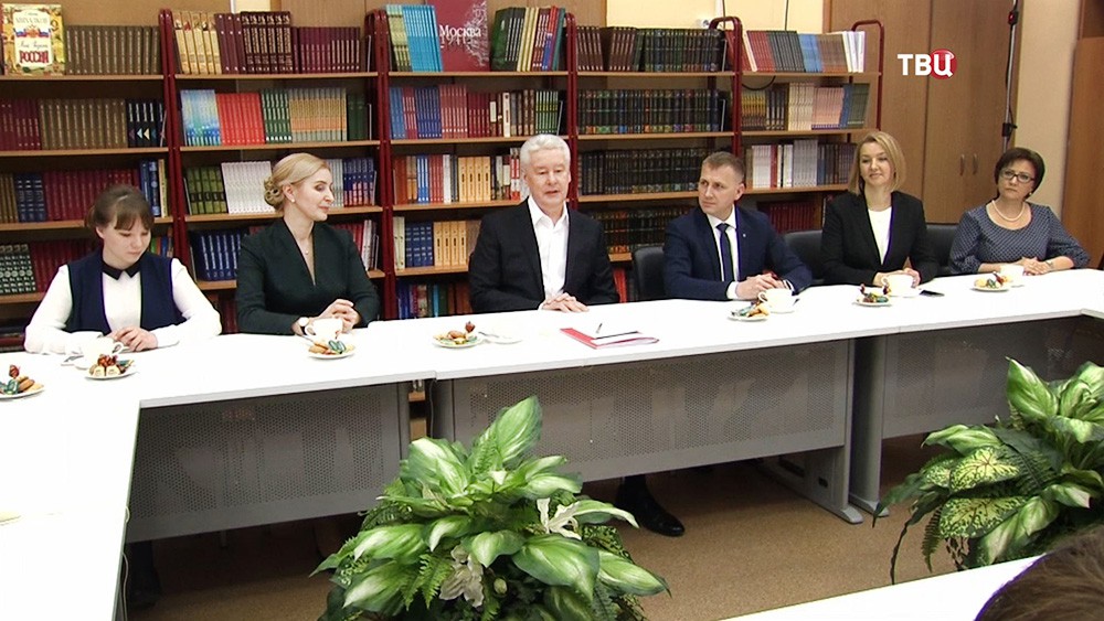 Мэр Москвы Сергей Собянин встретился с учителями начальных классов школ