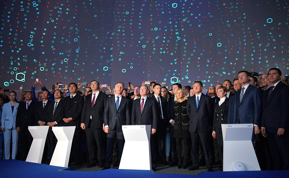 Владимир Путин на церемонии загрузки первого танкера в рамках проекта "Ямал СПГ"