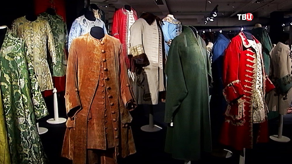 Выставка раритетных костюмов в Эрмитаже