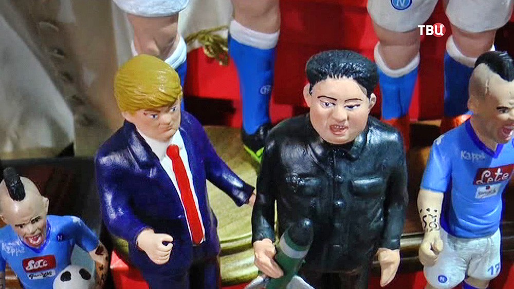 Фарфоровые фигурки Трампа и Ким Чен Ына