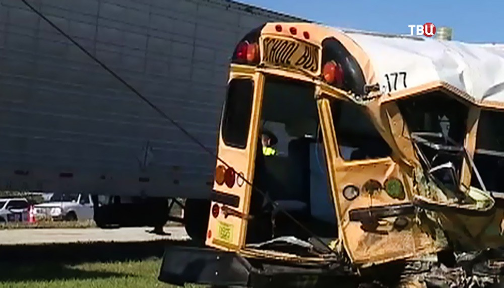 ДТП с участием школьного автобуса в США