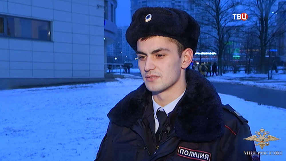 Сержант полиции Алексей Шарапов, спасший мужчину в метро