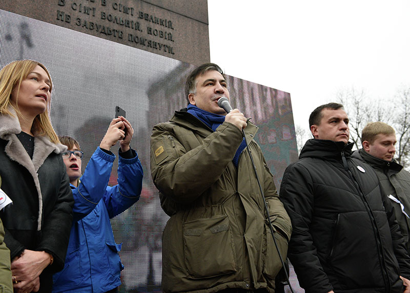 Михаил Саакашвили выступает на митинге в центре Киеве