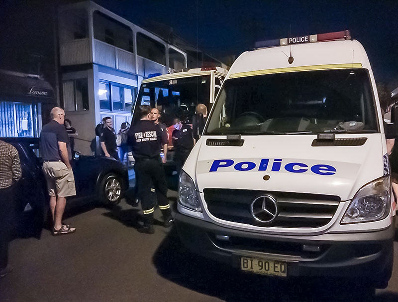 Полиция Австралии на месте происшествия 