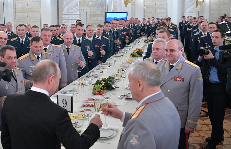 Владимир Путин встретился с военнослужащими, участвовавшими в операции в Сирии