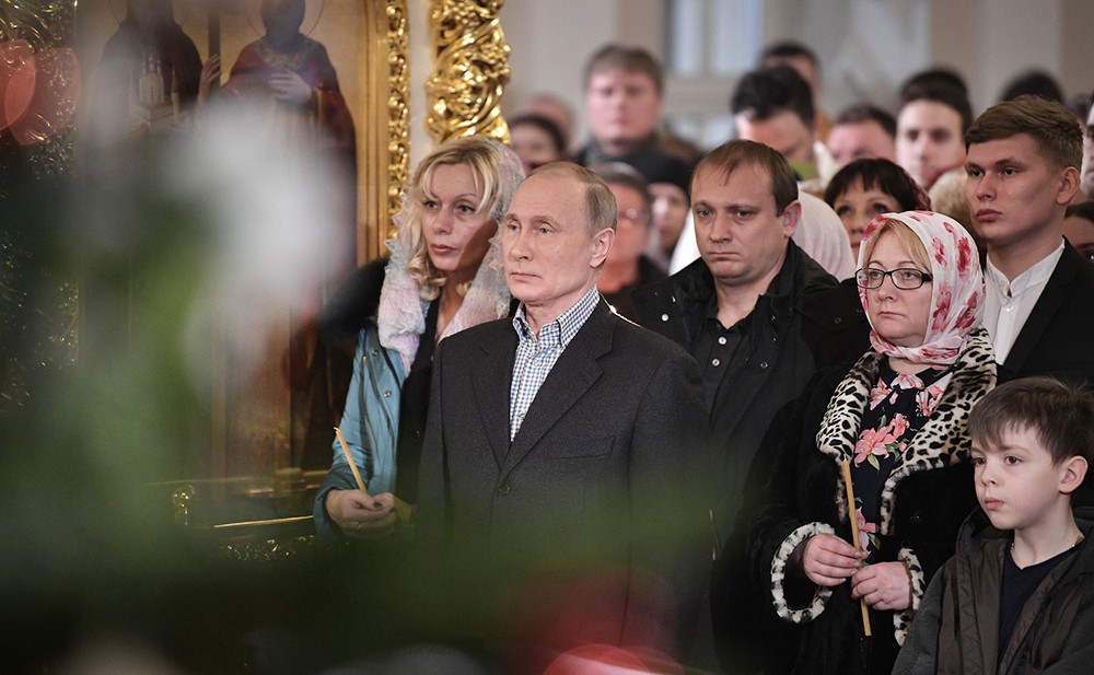 Владимир Путин на Рождественском богослужени
