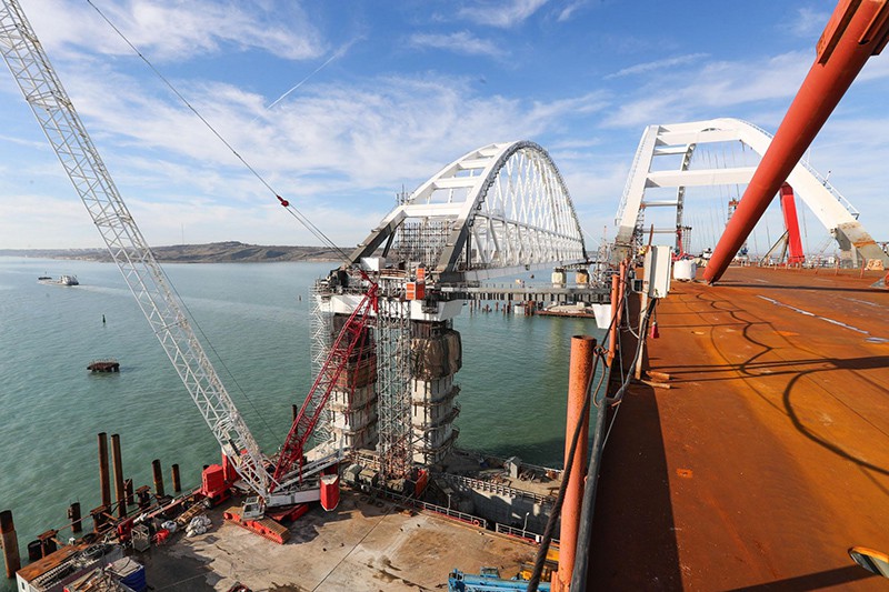 Строительство Крымского моста через Керченский пролив