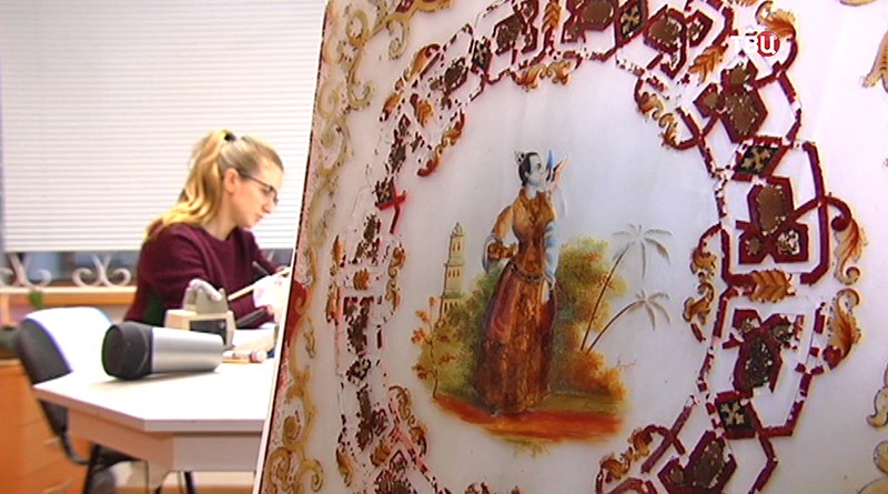 Художники реставрируют экспонаты усадьбы Мураново