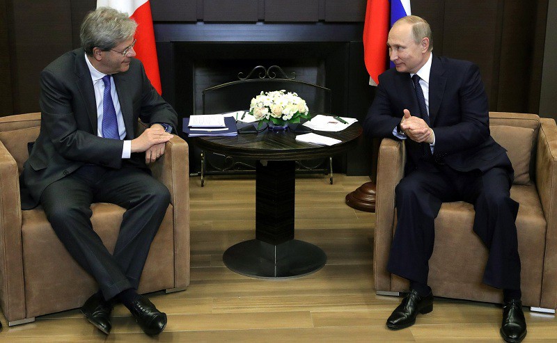 Президент России Владимир Путин и премьер-министр Италии Паоло Джентилони