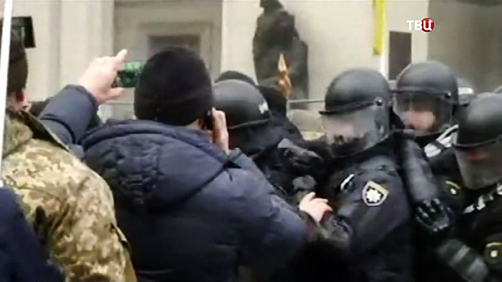 Беспорядки здания Верховной Рады Украины