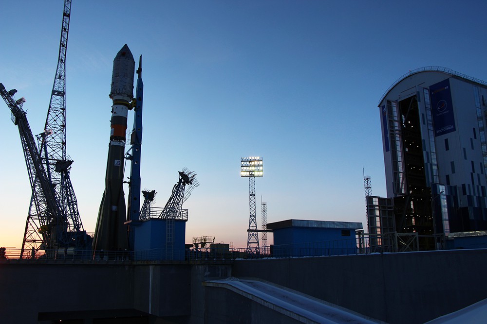 Подготовка к запуску ракеты-носителя "Союз 2.1а" на космодроме "Восточный"