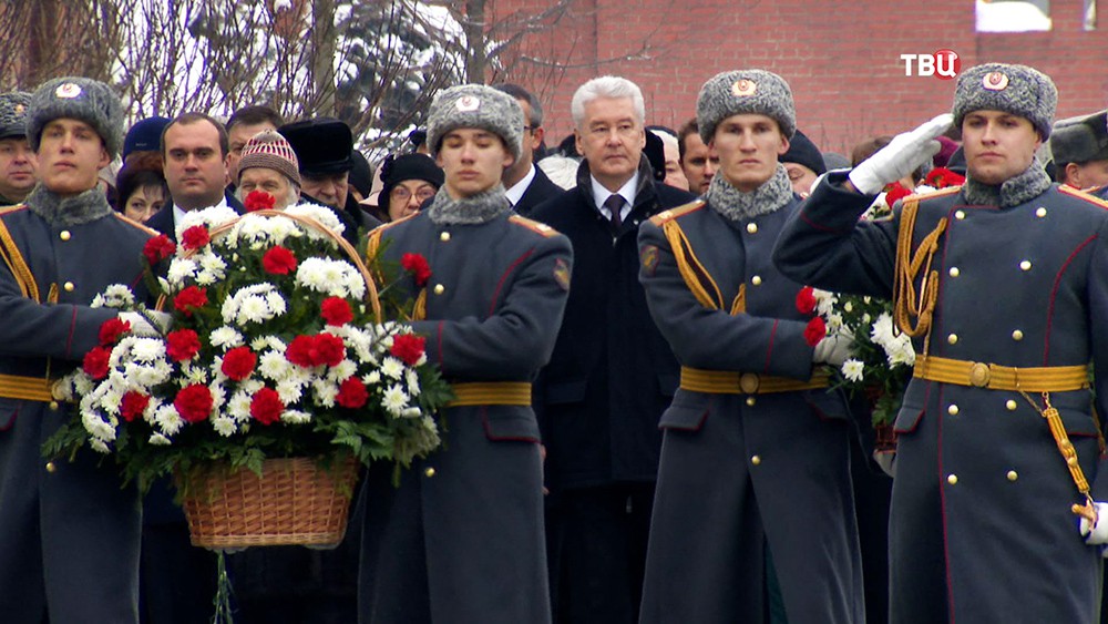 Сергей Собянин на церемонии возложения цветов к Могиле Неизвестного солдата