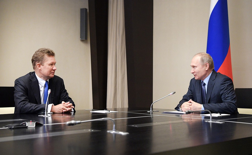 Владимир Путин и глава компании "Газпром" Алексей Миллер