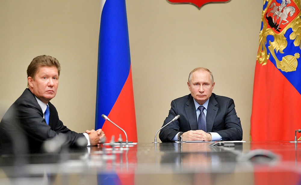 Владимир Путин и глава компании "Газпром" Алексей Миллер