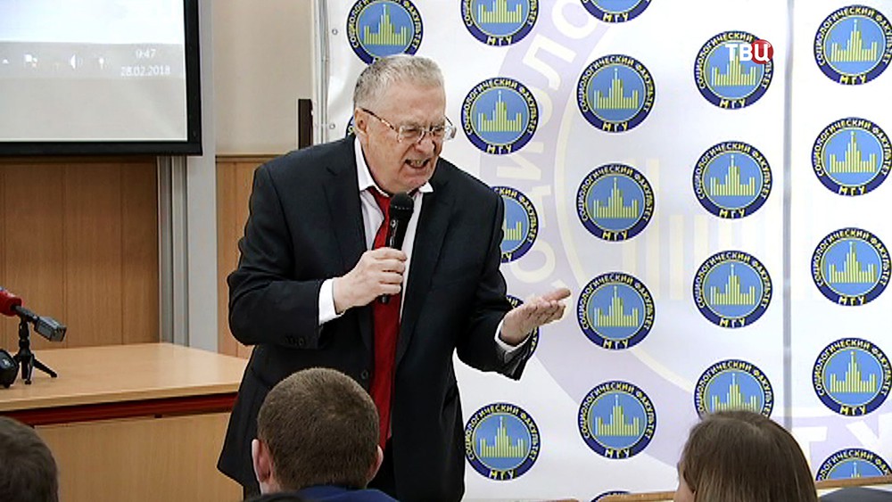Лидер партии ЛДПР Владимир Жириновский на встрече со студентами