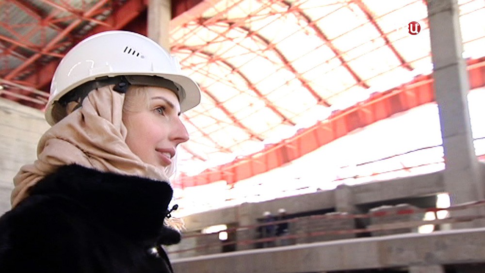 Анастасия Близнюк осмотрела строительство Центра художественной гимнастики в "Лужниках"