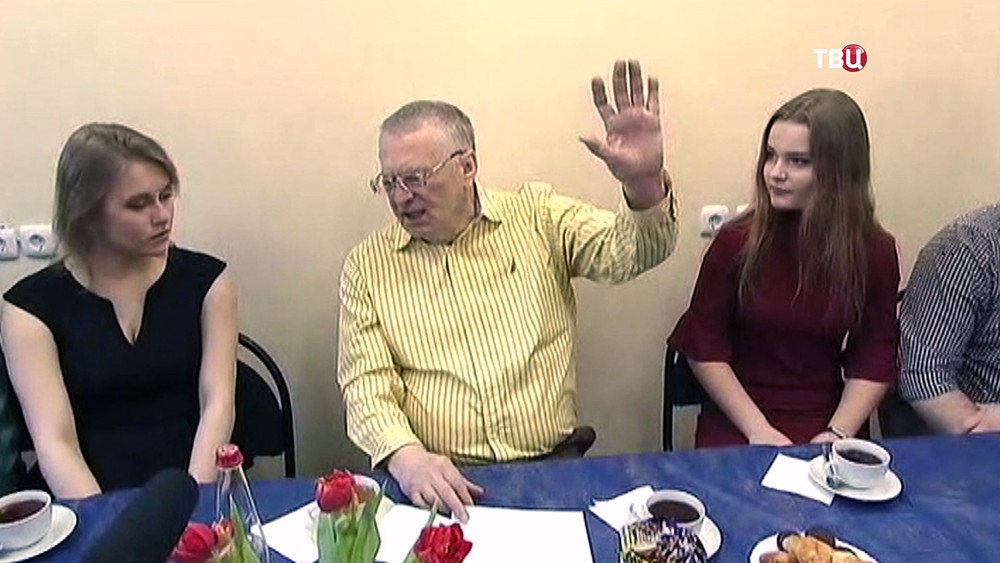 Лидер партии ЛДПР Владимир Жириновский на встрече со студентами