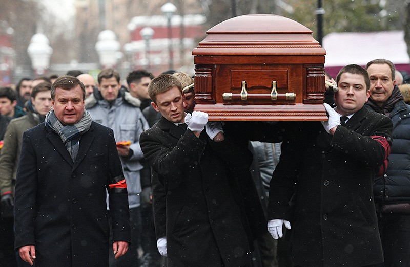 Похороны актера и режиссера Олега Табакова на Новодевичьем кладбище в Москве