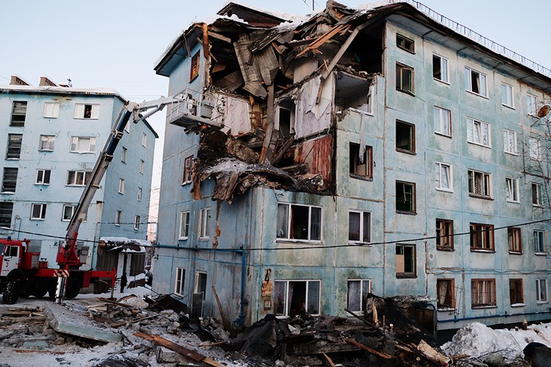 Многоквартирный жилой дом на улице Свердлова в Мурманске, пострадавший от взрыва бытового газа
