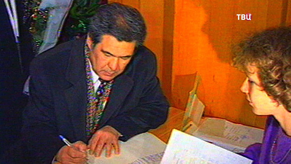 Экс-губернатор Кемеровской области Аман Тулеев на архивных кадрах