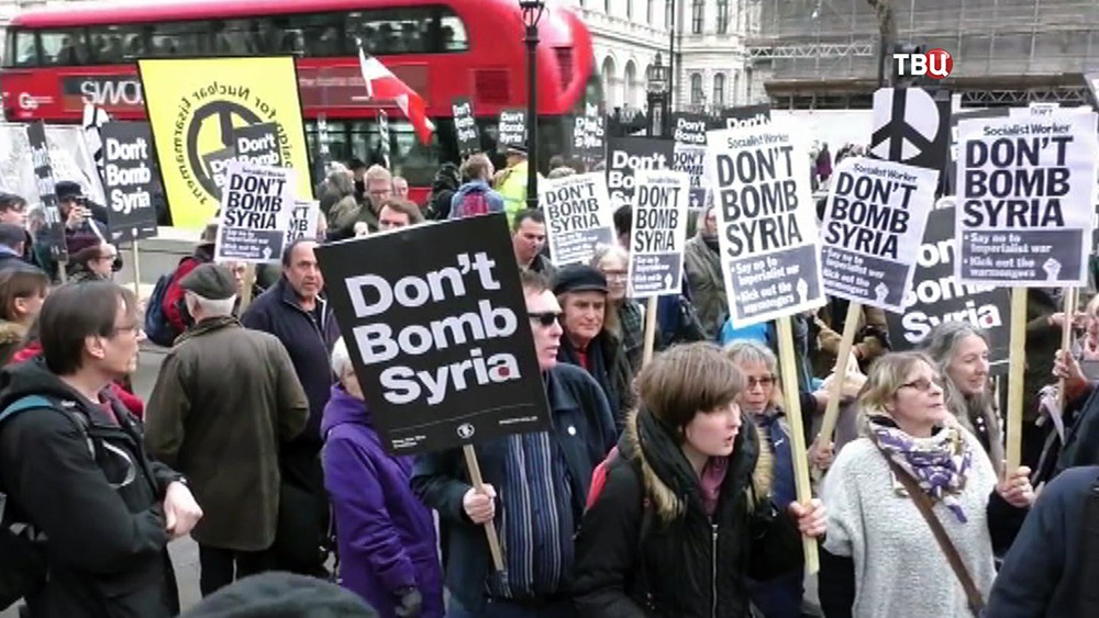 Митинг против ракетных ударов коалиции по Сирии 