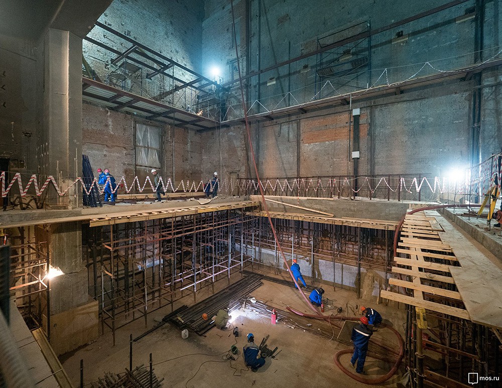 Осмотр работ по капитальному ремонту здания театра "Современник"