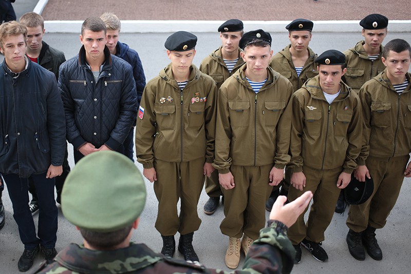 Участники военно-патриотической акции "День призывника"