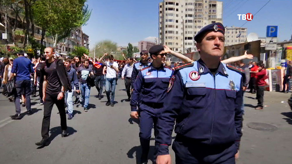 Полиция Армении поддерживает порядок на митинге