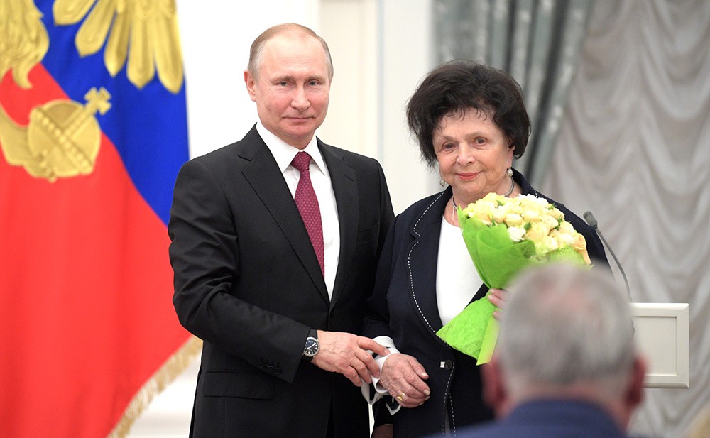 Владимир Путин на церемонии награждения медалями "Герой Труда Российской Федерации"