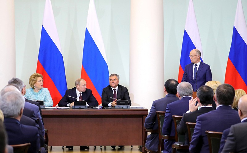 Владимир Путин на встрече с членами Совета законодателей при Федеральном Собрании