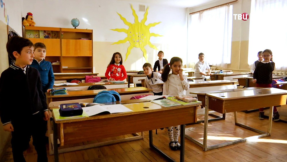 Школьники в Армении