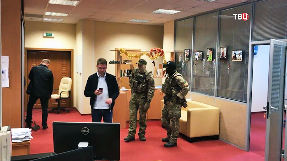 Силовики СБУ в офисе агентства "РИА Новости Украина" 