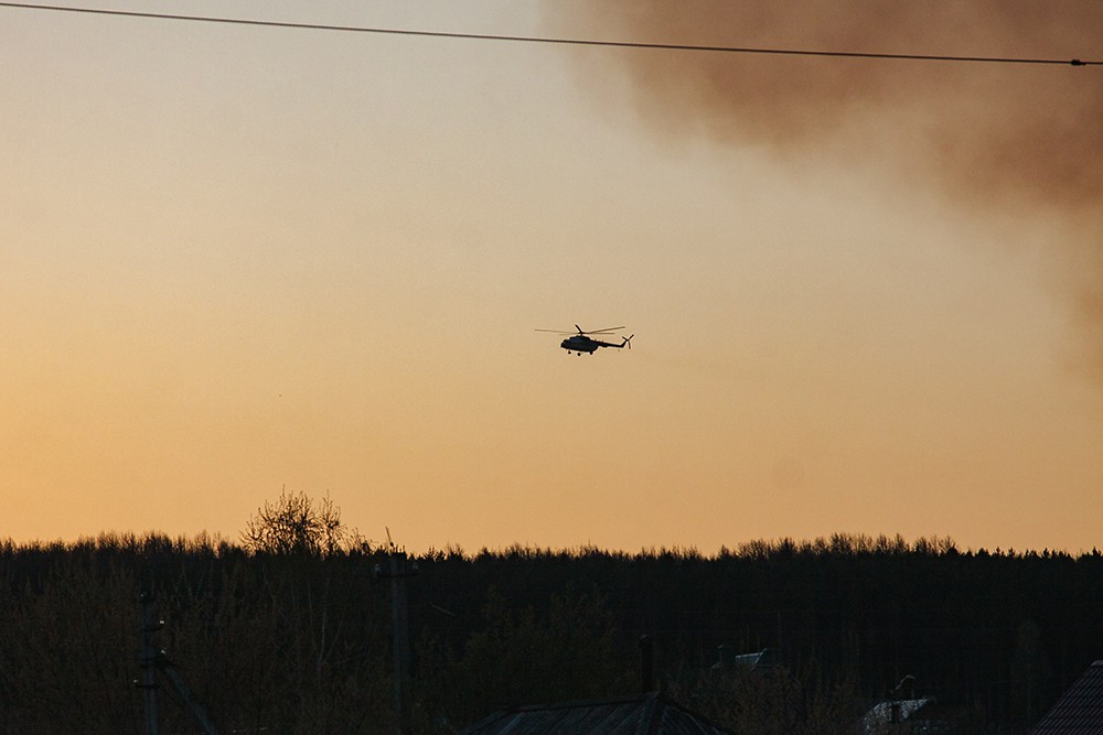 Вертолёт Ми-8 в зоне лесных пожаров