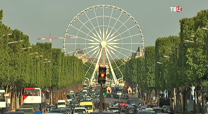 Колесо обозрения в Париже 