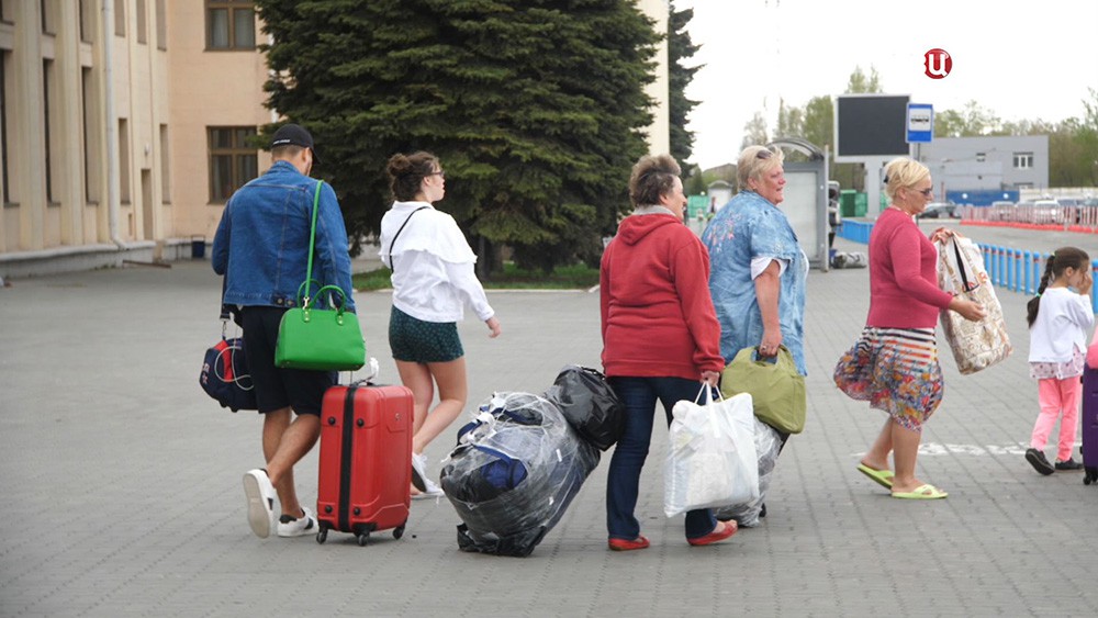 Пассажиры с багажом
