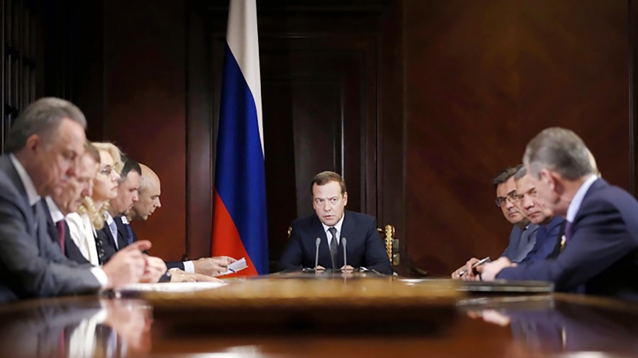 Дмитрий Медведев на встрече с вицепремьерами