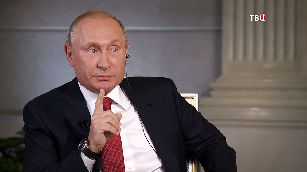 Президент России Владимир Путин даёт интервью