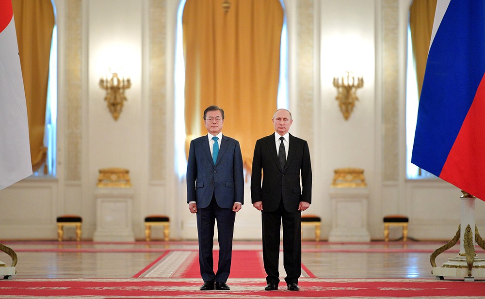 Владимир Путин и Мун Чжэ Ин