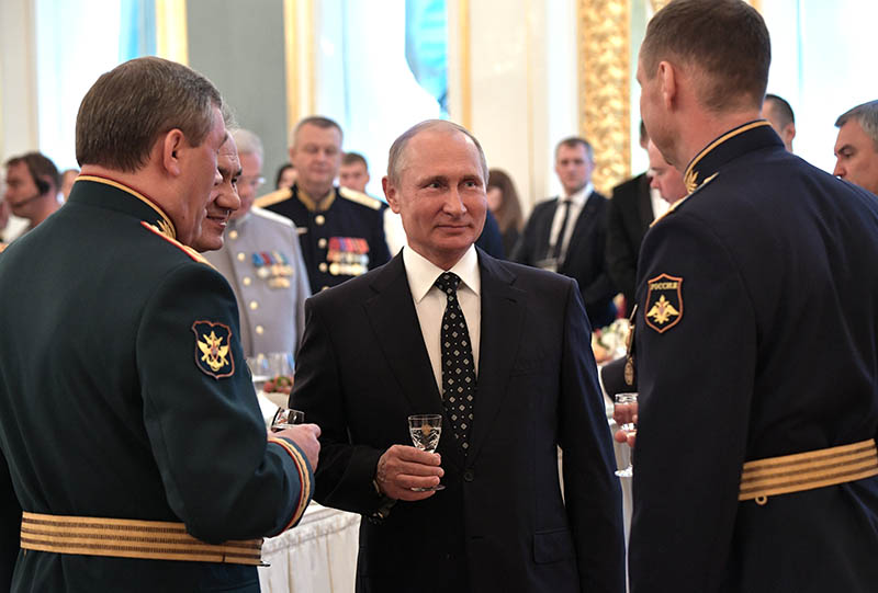Владимир Путин на торжественном приёме в честь выпускников высших военных учебных заведений Минобороны России