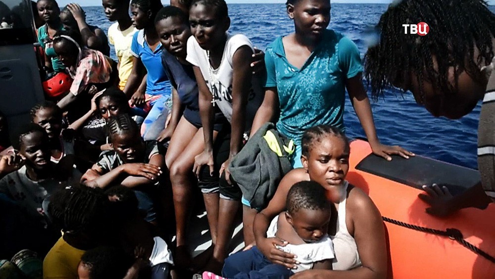 Мигранты в лодке