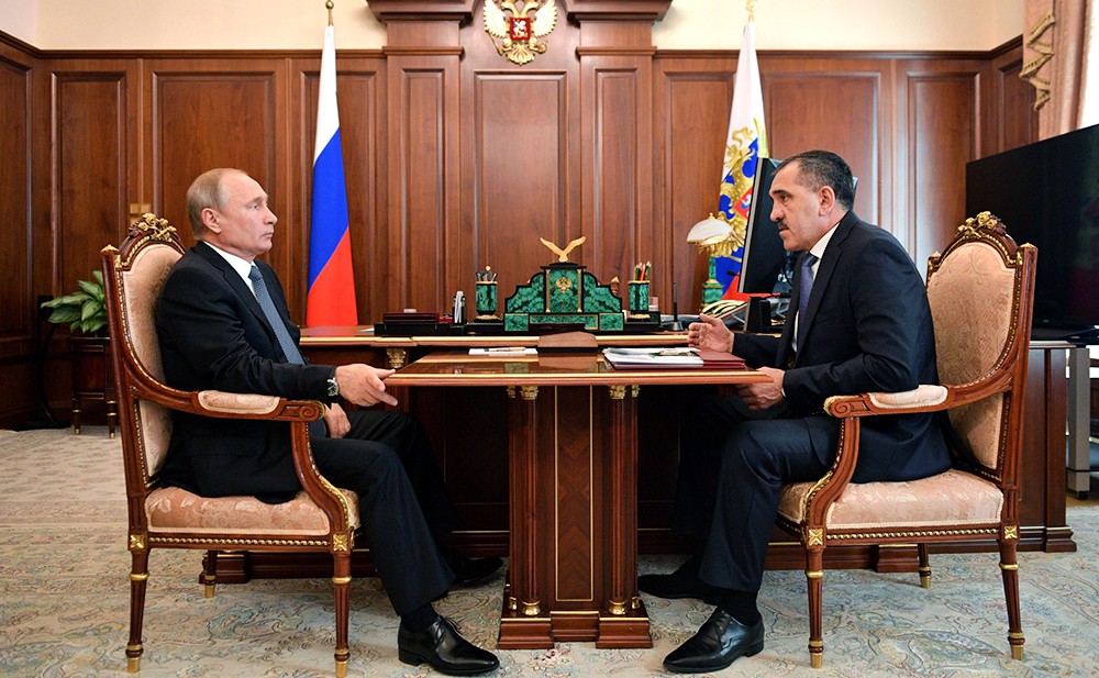Президент России Владимир Путин и глава Республики Ингушетии Юнус-Бек Евкуров