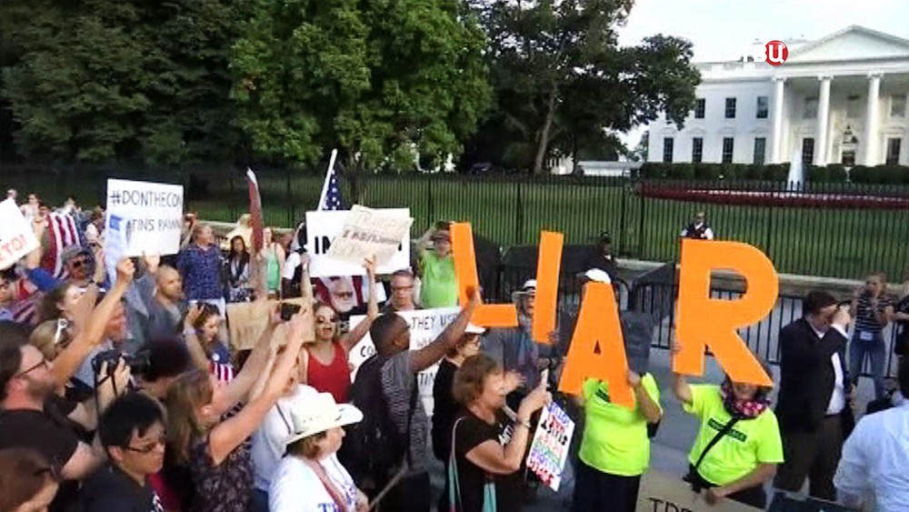 Митинг у Белого дома в США