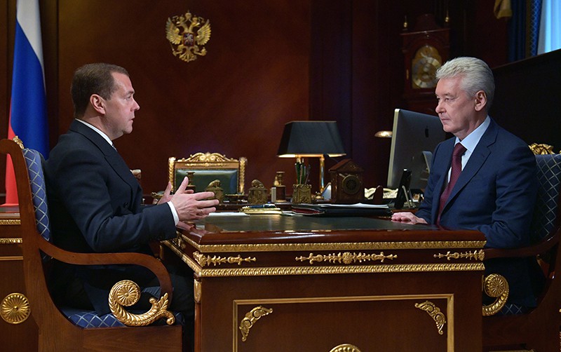 Председатель правительства России Дмитрий Медведев и мэр Москвы Сергей Собянин