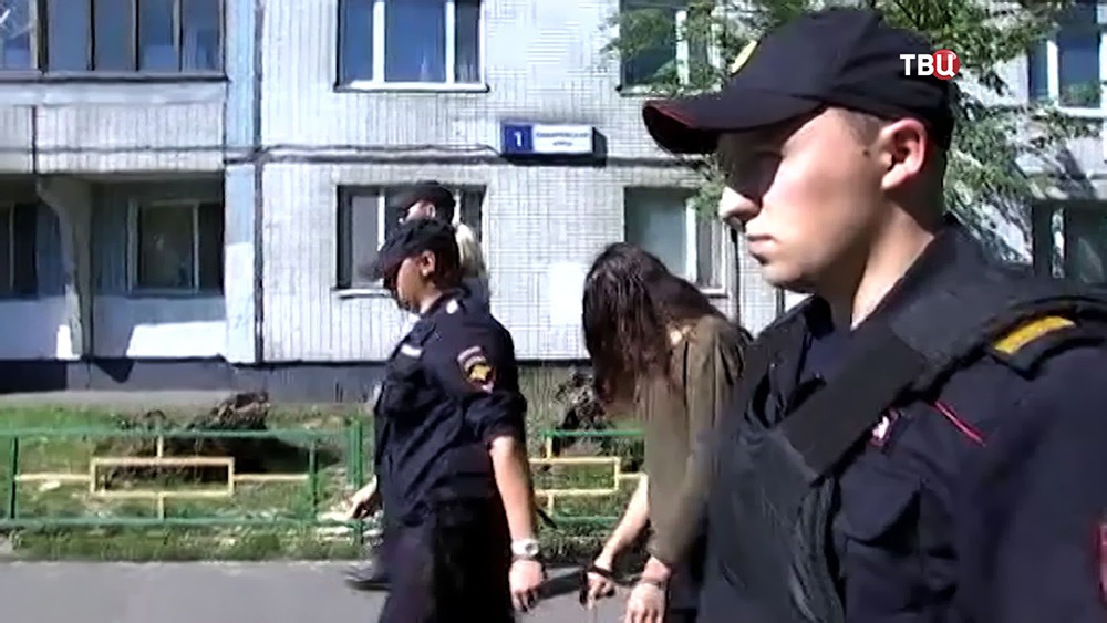 Задержанная по обвинению в убийстве отца 19-летняя Крестина Хачатурян