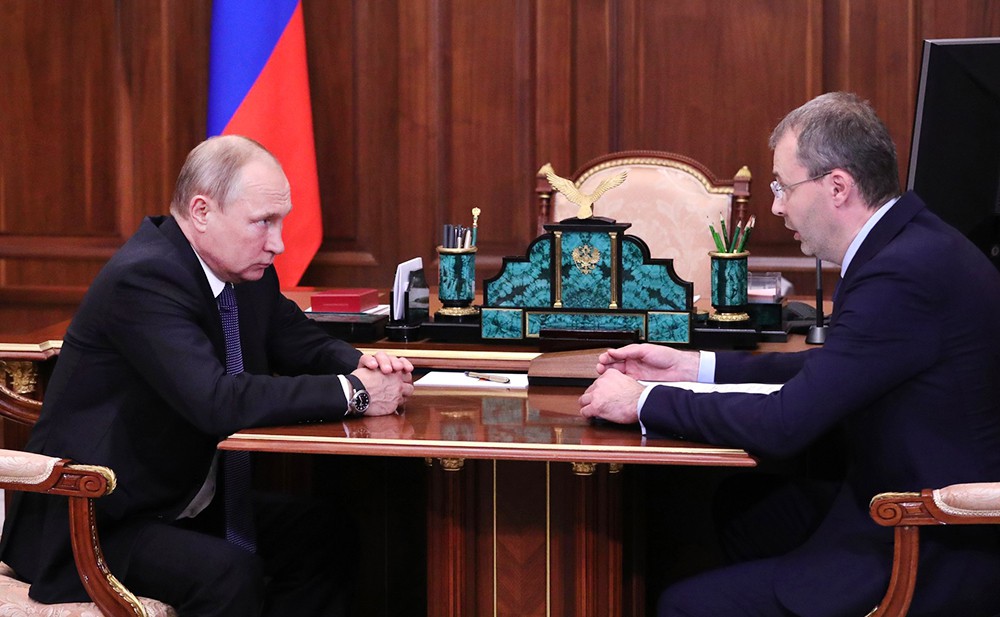 Презедент России Владимир Путин и губернатор Чукотского автономного округа Роман Копин