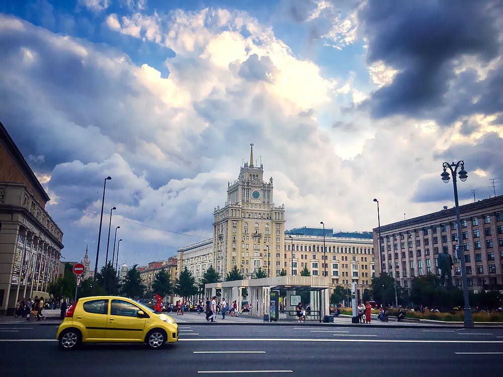 Грозовые тучи над Москвой