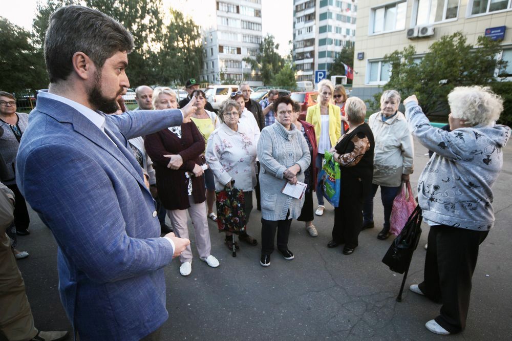 Кандидат в мэры Москвы Илья Свиридов на встрече с жителями