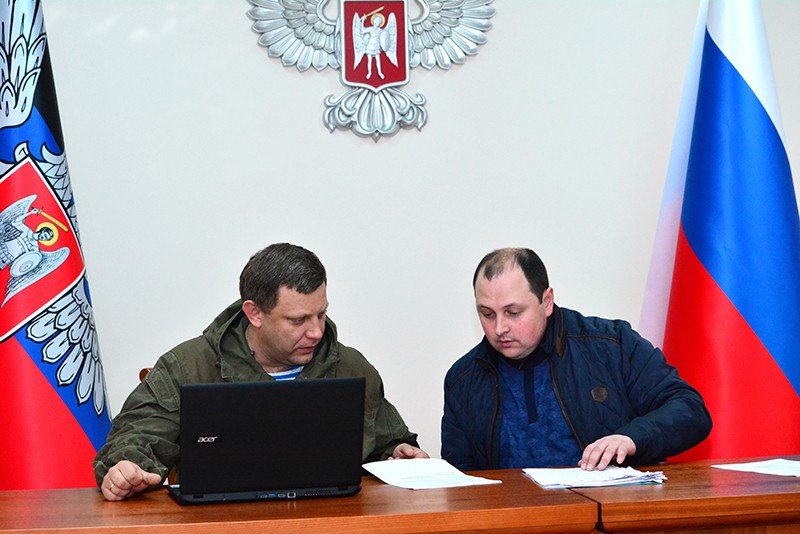 Александр Захарченко и Дмитрий Трапезников (справа)