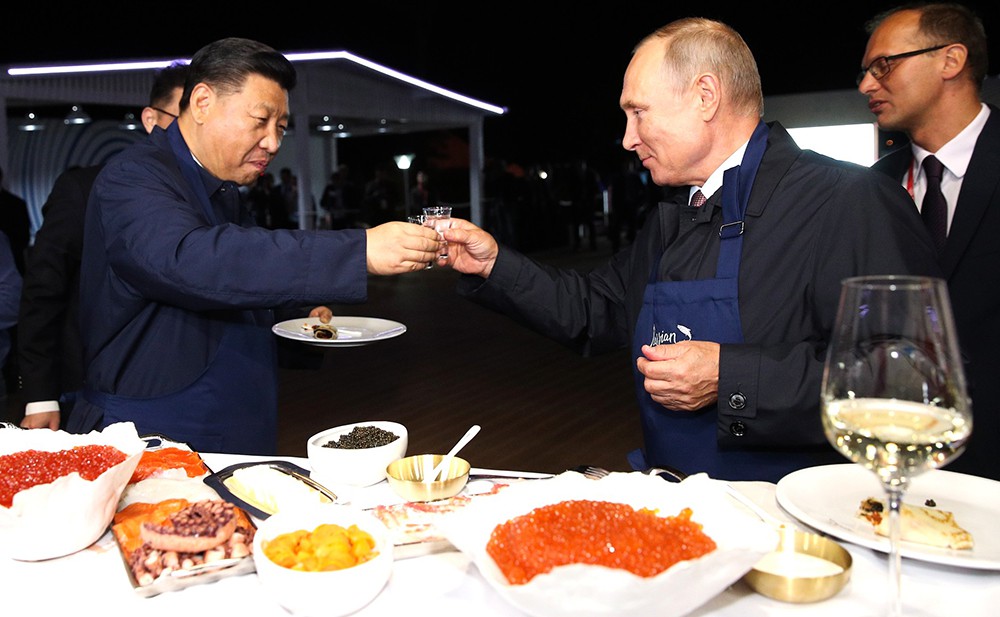 Владимир Путин и Си Цзиньпин во Владивостоке