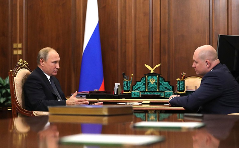 Владимир Путин и Михаил Развожаев